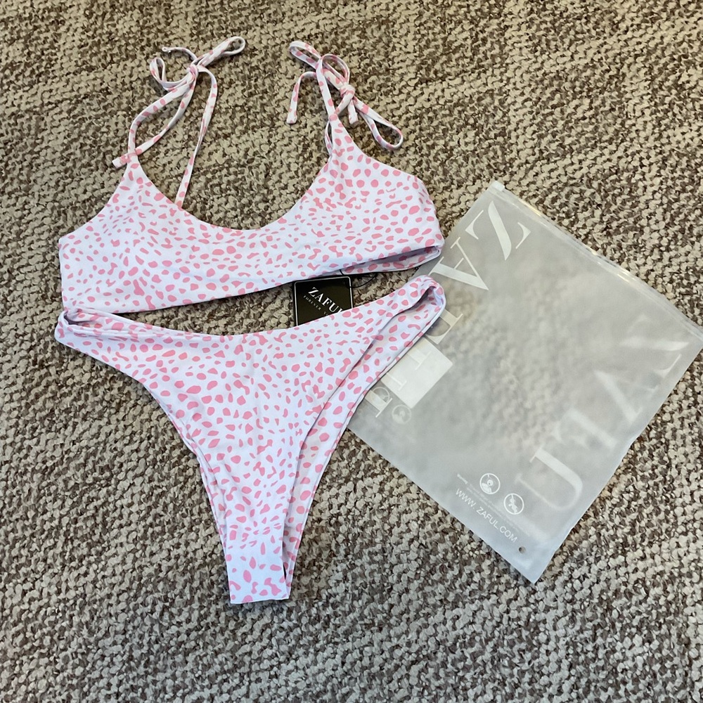 NWT Zaful pink and white bikini